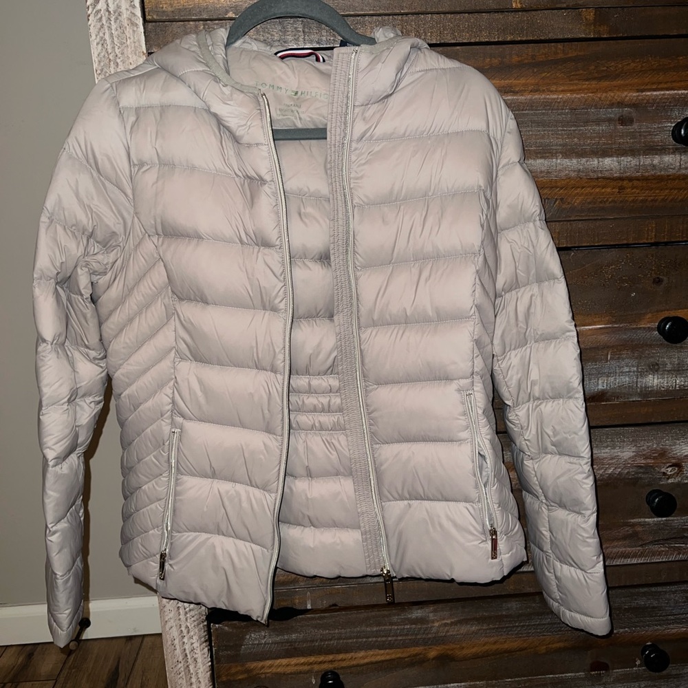 tommy hilfiger lightweight tan jacket
